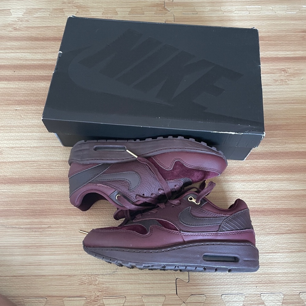 Nike Women's AirMax 1 87' NBHD